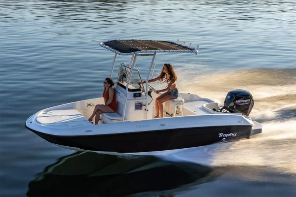 2025 Bayliner Trophy Series T18