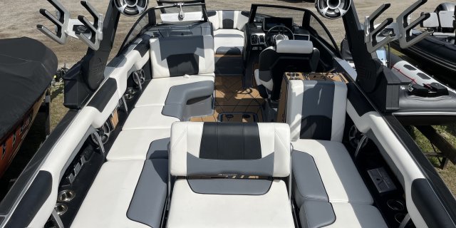 2019 Malibu 25LSV