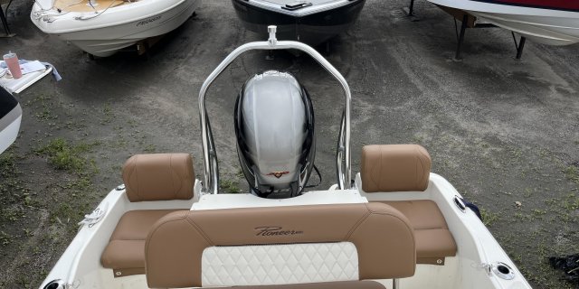 2022 Pioneer 80 ISLANDER