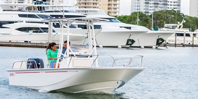 2024 Boston Whaler 190 MONTAUK / 19MTK