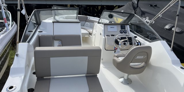 2025 Boston Whaler 210 VANTAGE / 21VNT