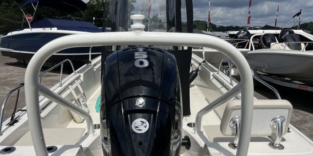 2022 Boston Whaler 19 MONTAUK