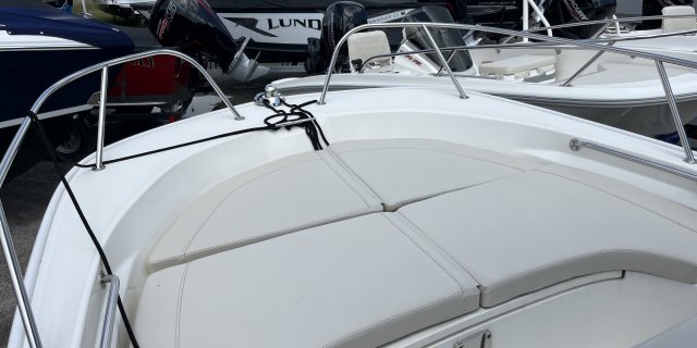 2022 Boston Whaler 19 MONTAUK