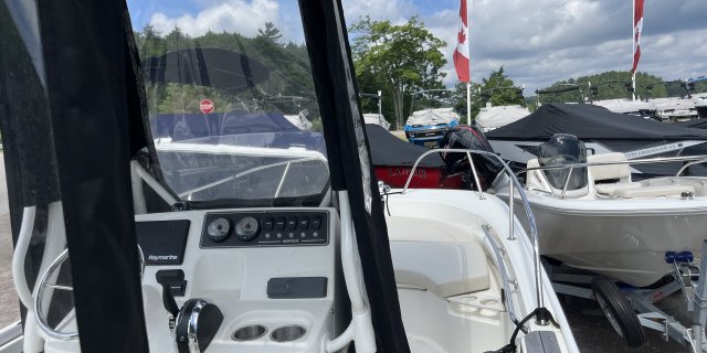 2022 Boston Whaler 19 MONTAUK