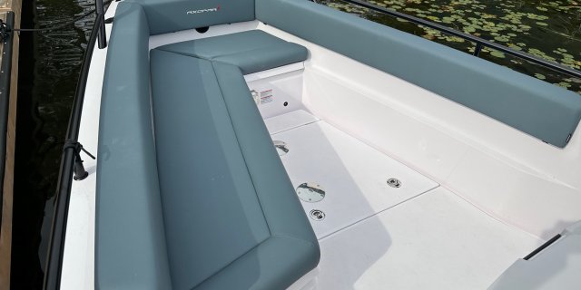 2024 Axopar 28 CROSS CABIN