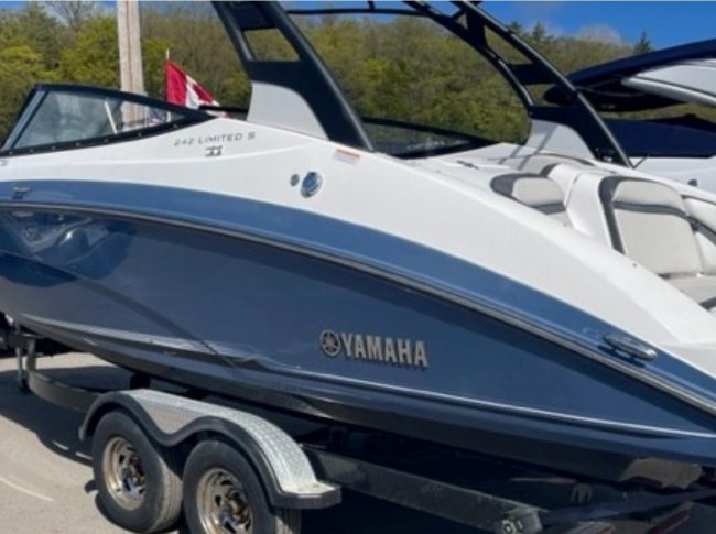 2018 Yamaha 242 LTD S