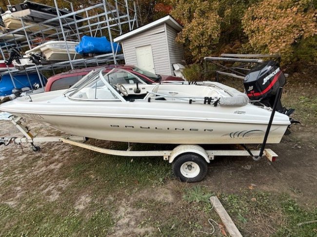 2000 Bayliner 160 BR