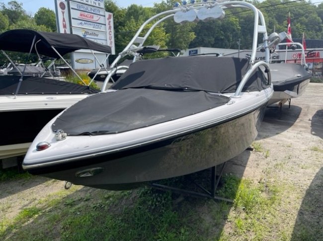 2006 Correct Craft SV211