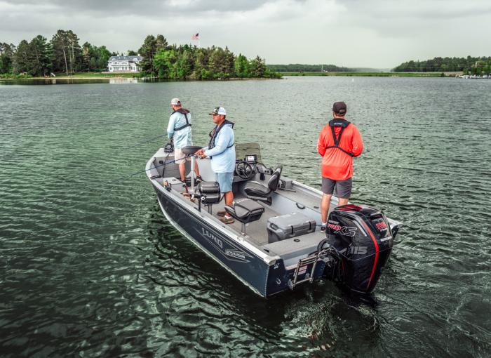3 men fishing on a lund fishing boat in Muskoka